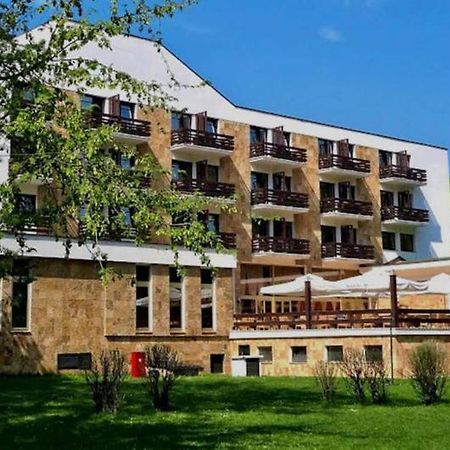 Hotel Park איווניצה מראה חיצוני תמונה