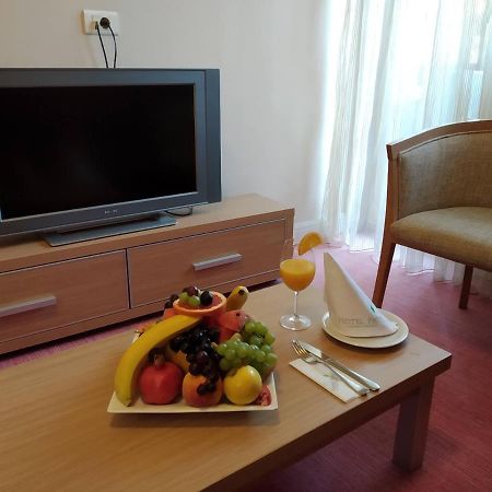 Hotel Park איווניצה מראה חיצוני תמונה