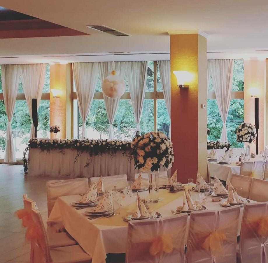 Hotel Park איווניצה מראה חיצוני תמונה