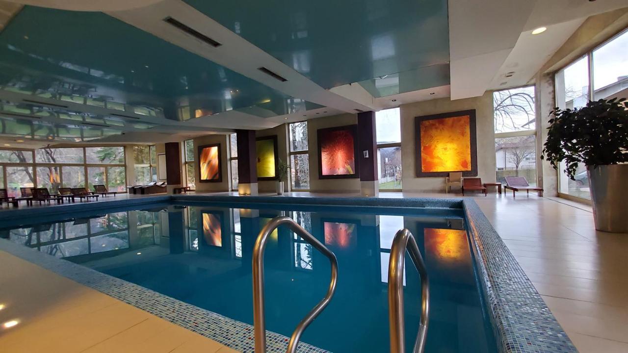 Hotel Park איווניצה מראה חיצוני תמונה