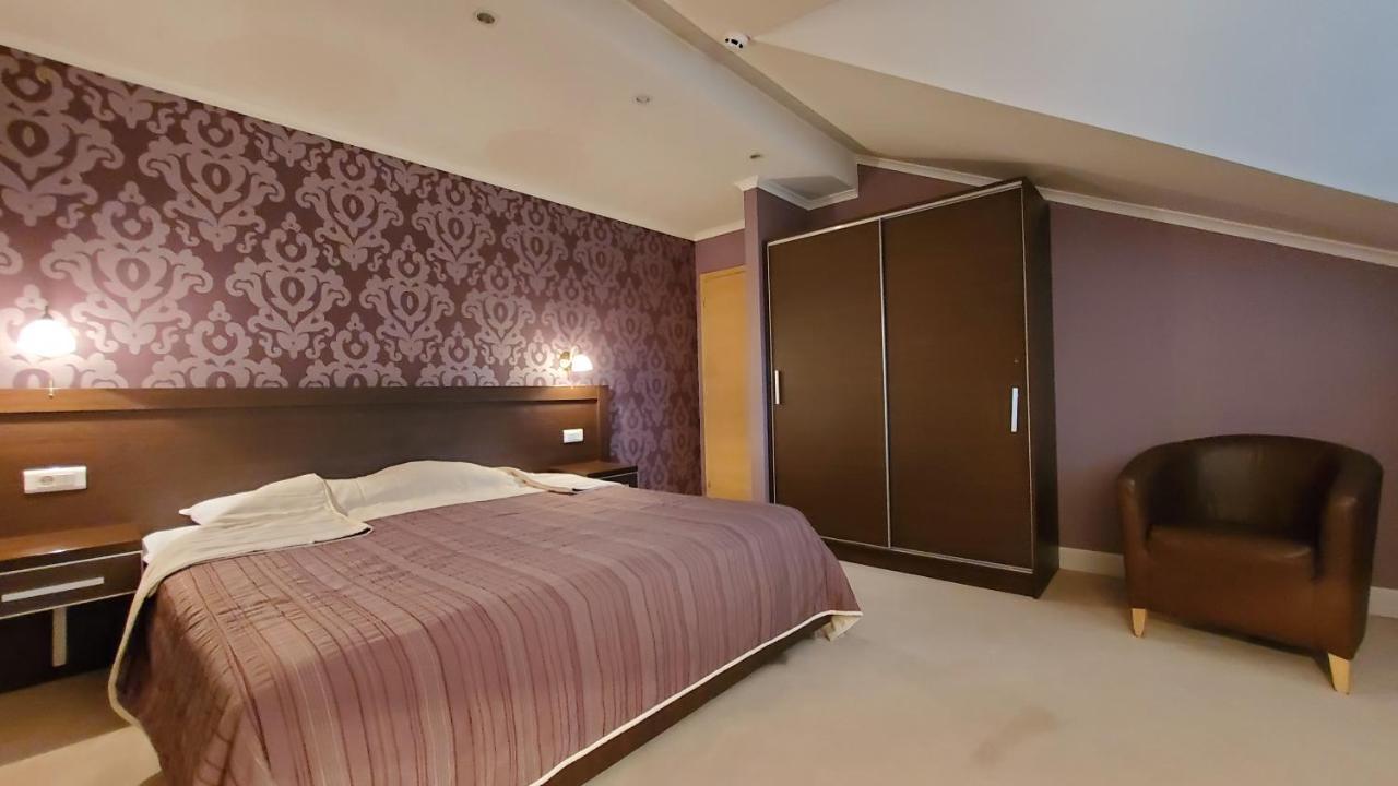 Hotel Park איווניצה מראה חיצוני תמונה